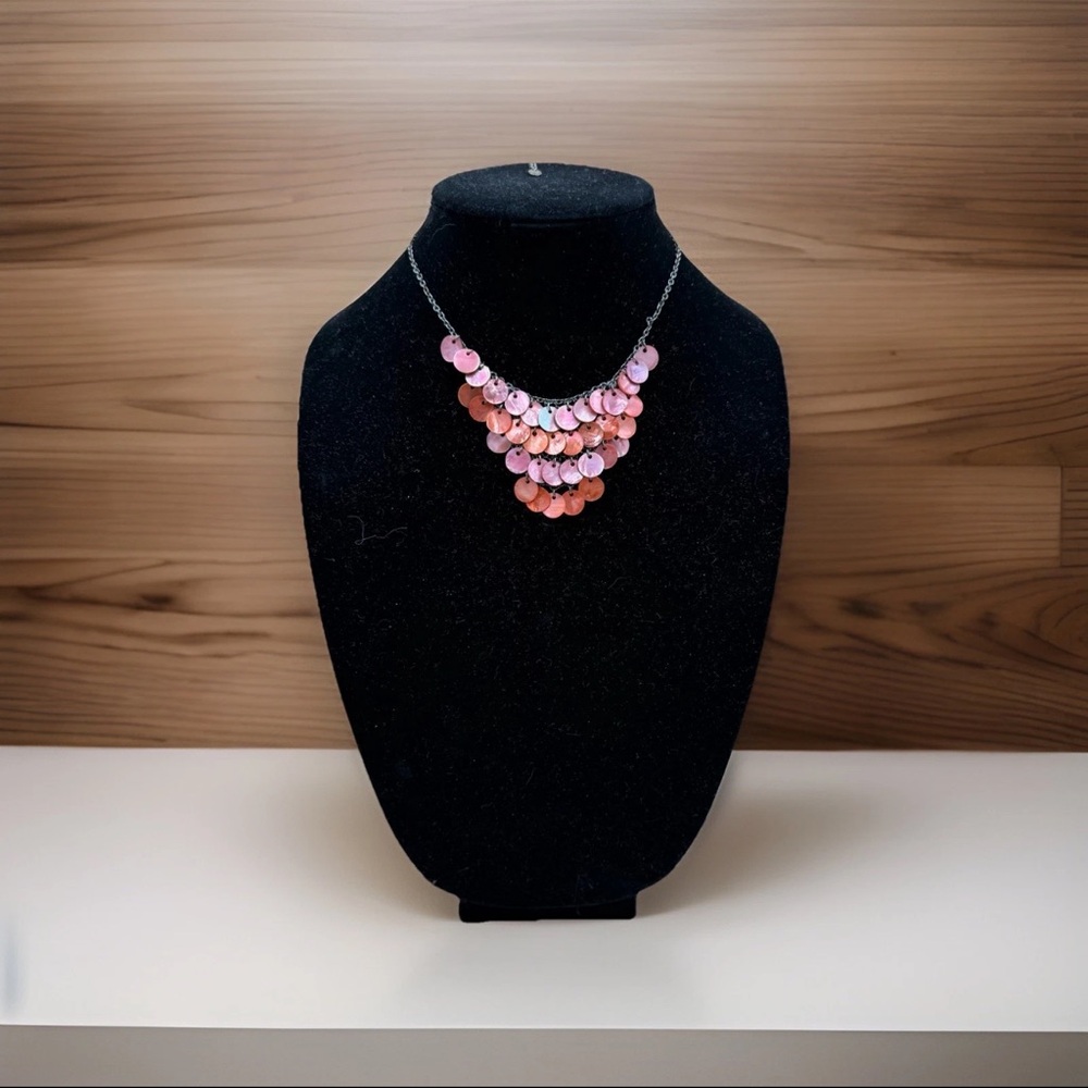 Vintage Pink Mother-of-Pearl Shell Disc Necklace ‘70s Statement Bib